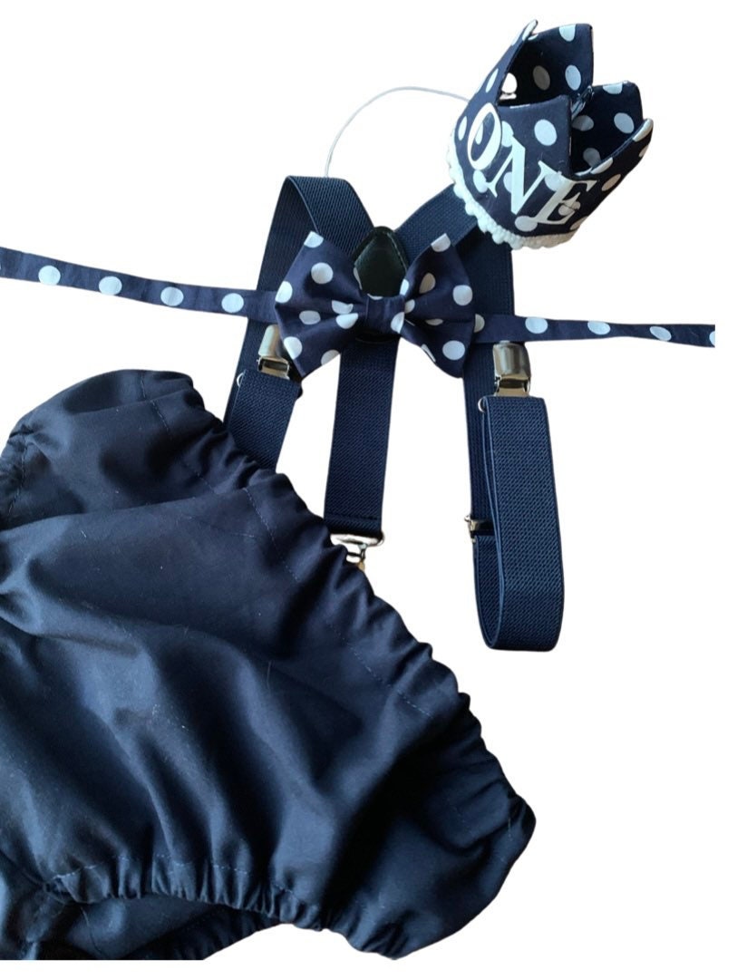 baby boy navy blue and blue themed cake smash outfit nappy diaper cover suspenders bow tie boy first birthday outfit 1st birthday